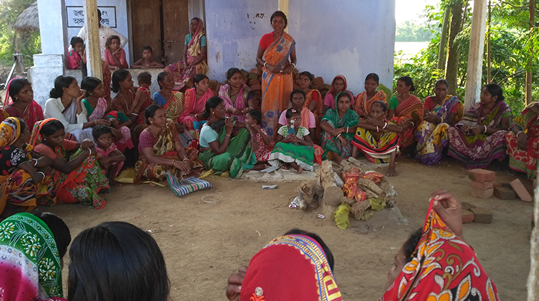 Rekha-Majhi-orienting-the-SHG-members