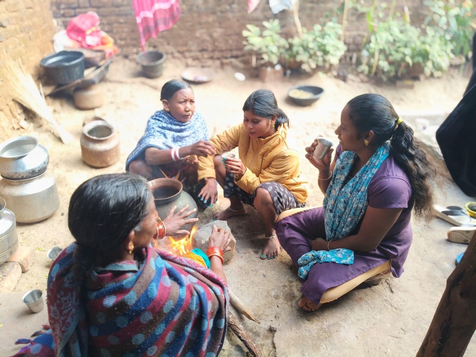 Kumudei-with-her-family